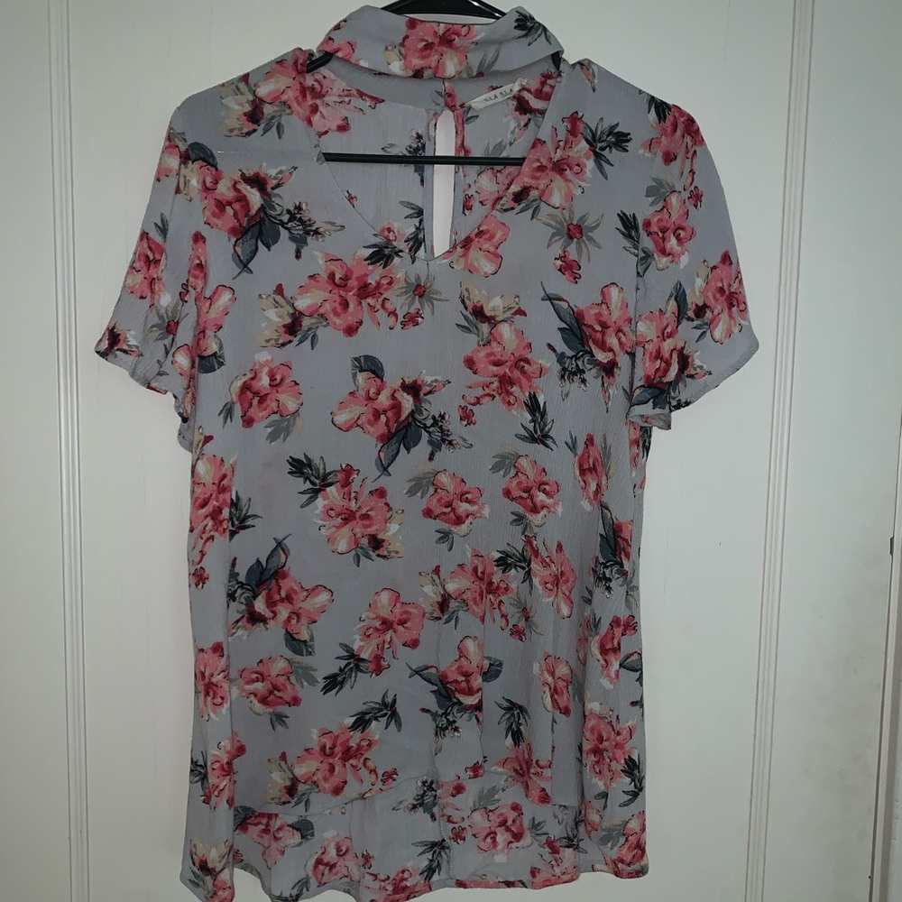 ILLA ILLA Floral Cut Out Choker High Low Tunic Top